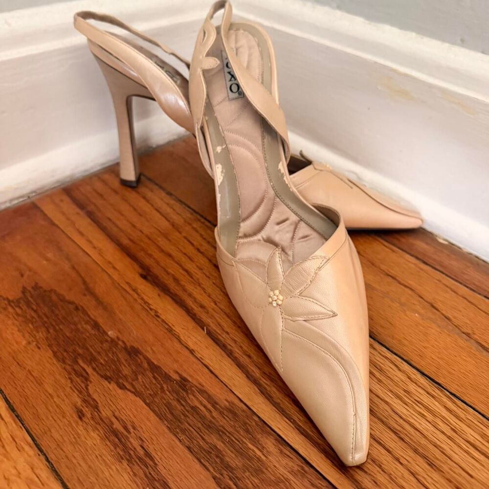 Xoxo Vintage Women's Tan and Cream Heels, Size 10, GREAT CONDITION